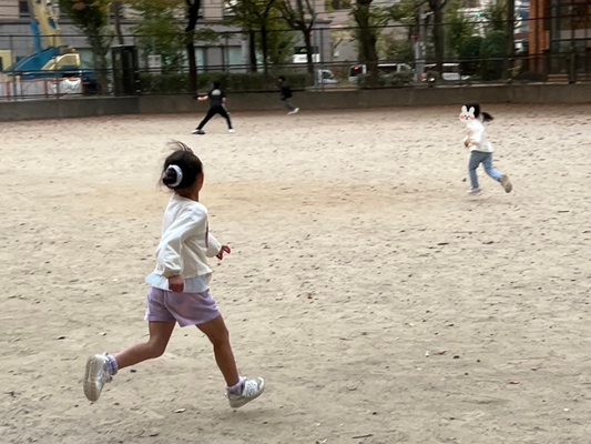 【公園遊び】みんなで鬼ごっこ🏃‍♀️